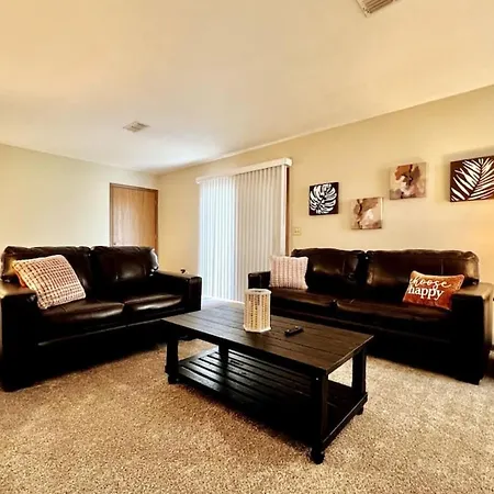 Cozy 2 Bedroom Paired Home In Middletown, Oh
